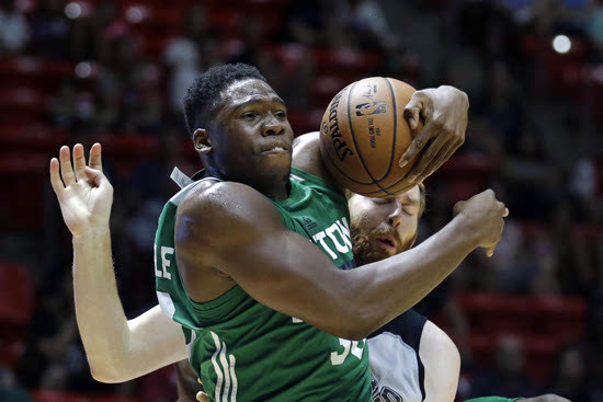 昨天国安vs深圳比赛有漏判是否处理裁判