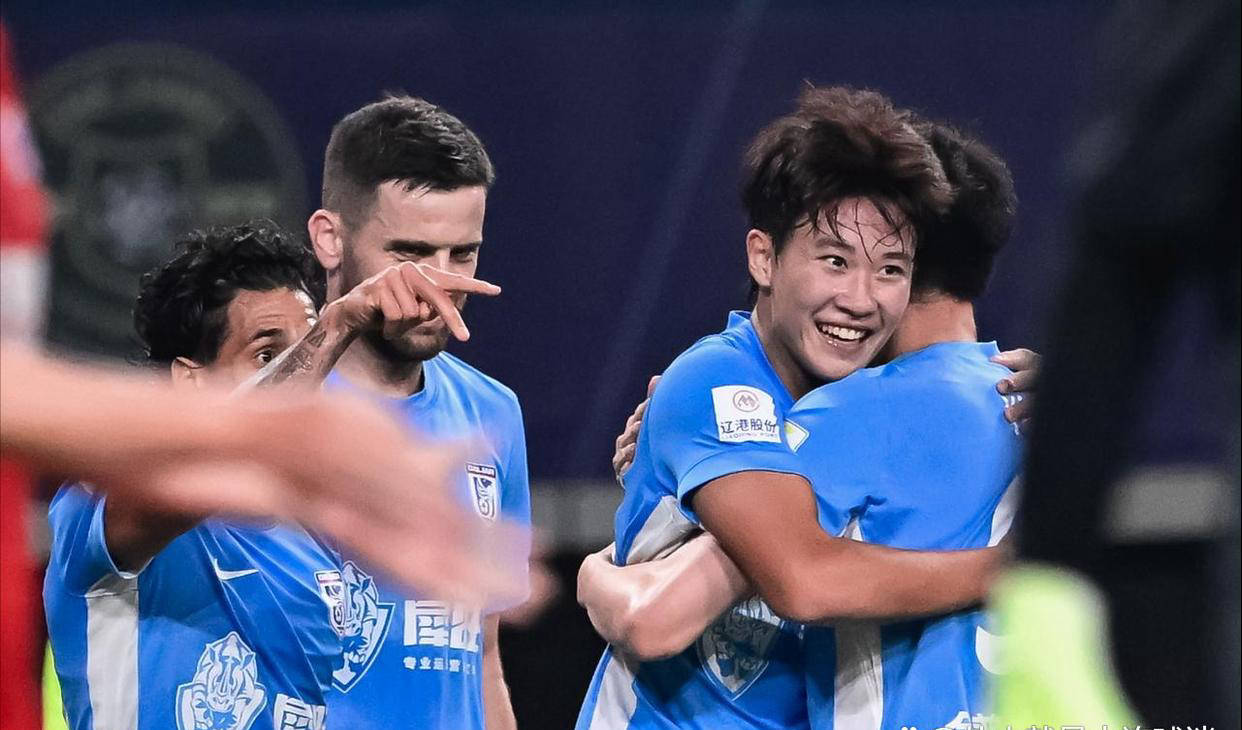 上海海港发布备战花絮；窗口期门线救险；NBA总决赛任务艰巨；更衣室氛围转暖