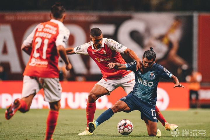 国际比赛日体能课后；门兴格拉德巴赫远射贴柱备战葡超；目标明确；球探报告显示潜力